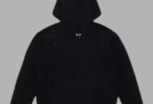Comme des Garcons PLAY Heart Emblem Zip-Up Hoodie (4)