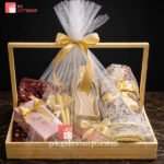 Send Eid gifts to Pakistan