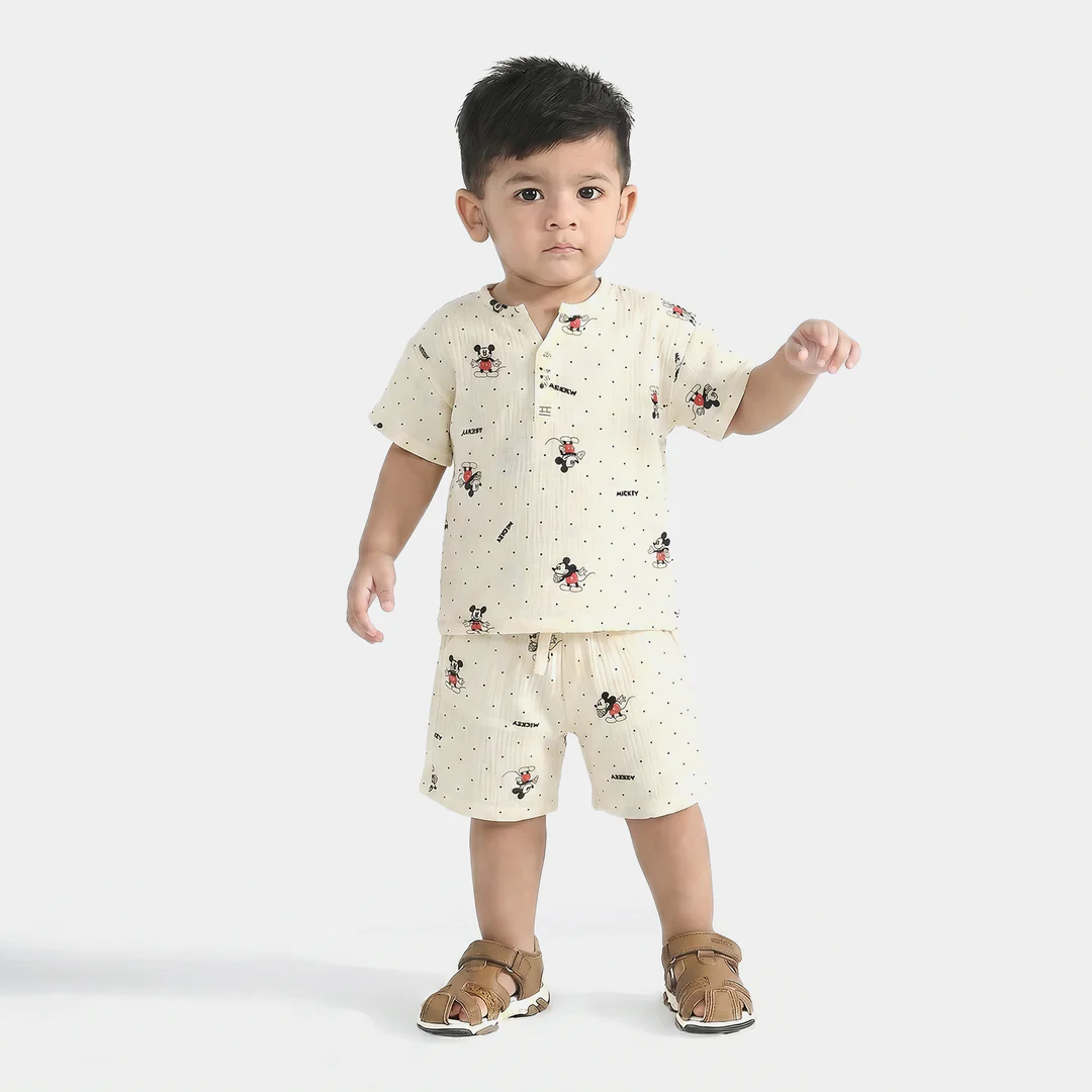 What Do Boys Wear to Pakistani Weddings?